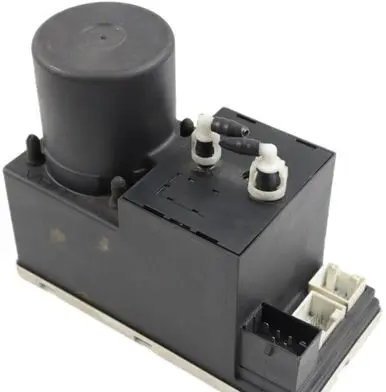 Audi A4 S4 B5 8D Central locking vacuum pump 8D0862257B