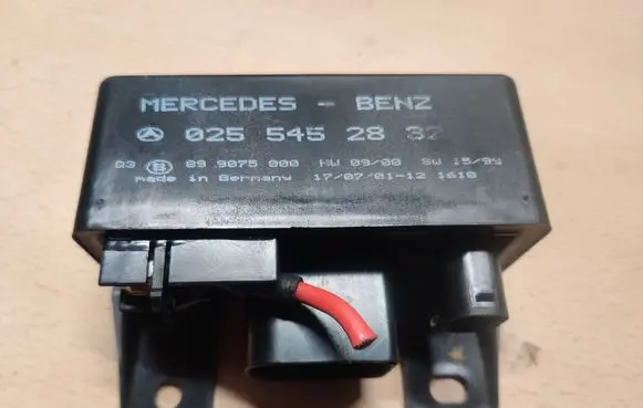 Mercedes-Benz A W169 Glow plug pre-heat relay 0255452832