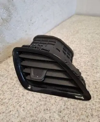 Opel Karl Dashboard side air vent grill/cover trim 95250706 95250708