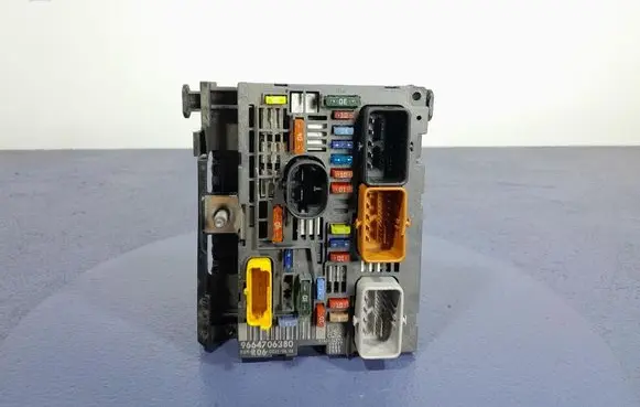 Peugeot Expert Fuse box set 9664706380