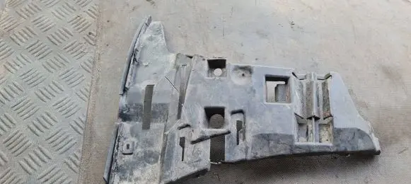 Volvo V70 Front bumper mounting bracket 09190304