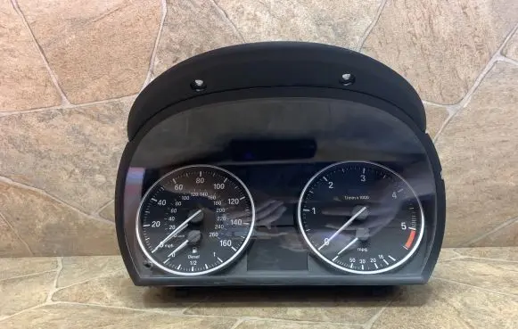 BMW 1 E81 E87 Speedometer (instrument cluster) 9283816