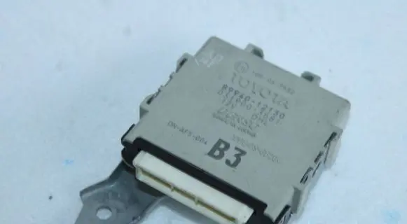 Toyota Avensis T270 Other control units/modules 8994012130 10R037532 0319003581