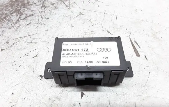 Audi A6 S6 C5 4B Alarm control unit/module 4B0951173