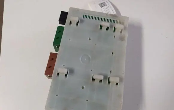 Ford Mondeo MK IV Fuse module 7G9T14A073DD 28130621 L5221
