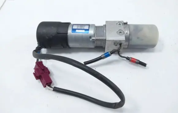 Mercedes-Benz E W211 Tailgate hydraulic pump motor A2118000948