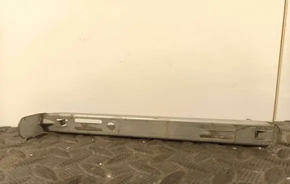 Volvo XC90 Headlight/headlamp mounting bracket 8637182 89028052