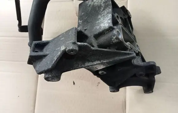 Audi A6 Allroad C5 Power steering pump mounting bracket 059145169AA