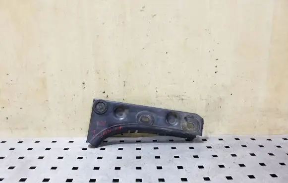 Front bumper mounting bracket