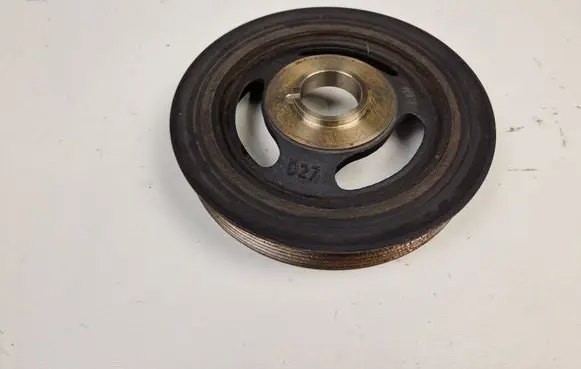 Citroen DS3 Crankshaft pulley 9654961080