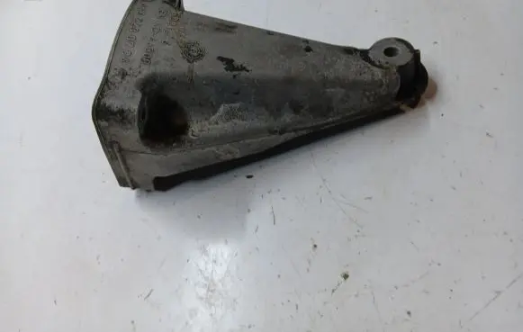 Mercedes-Benz C W204 Engine mounting bracket A6462230704