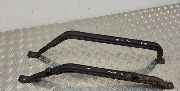 Toyota Avensis T270 Fuel tank mounting bracket 