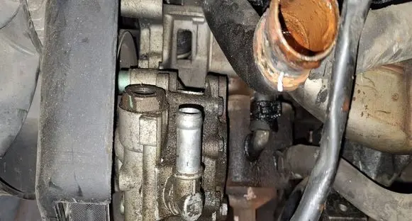 Audi A6 S6 C5 4B Power steering pump 