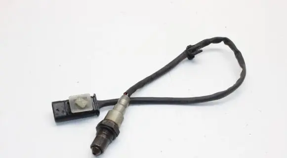 BMW 4 F32 F33 Lambda probe sensor 8589104