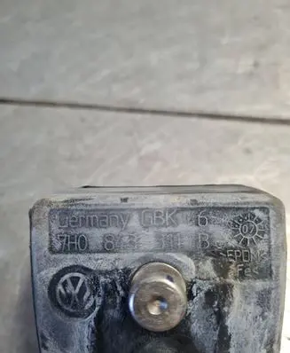 Volkswagen Transporter - Caravelle T5 Sliding door check strap stopper 7H0645311B