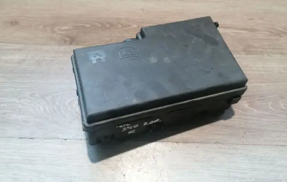Volvo S40 Fuse module 30728346 518818000