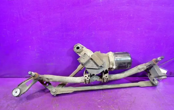 Renault Megane II Front wiper linkage and motor