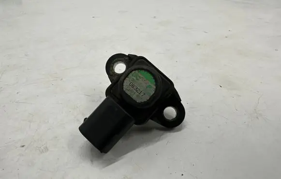 Mercedes-Benz E W211 Air pressure sensor A0051535028