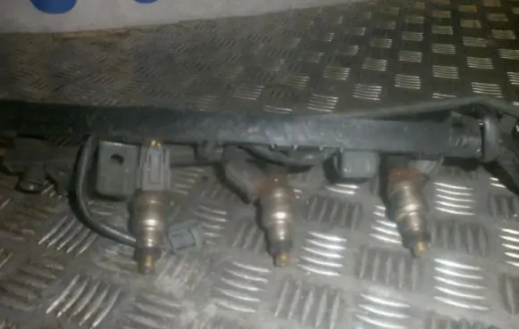 Mazda 323 Fuel main line pipe inp482