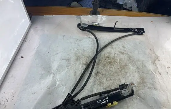 Seat Ibiza IV (6J,6P) Front door electric window regulator 6J4867435