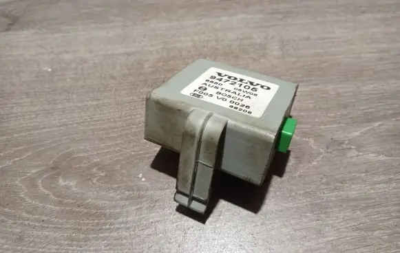 Volvo XC90 Alarm control unit/module 9472105
