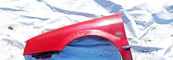 Renault 19 Fender Raudona