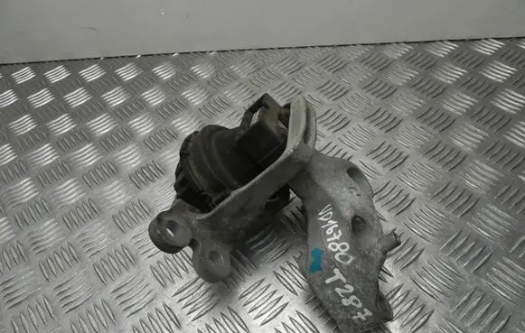 Nissan X-Trail T32 Engine mount bracket 112114BACA VD16780