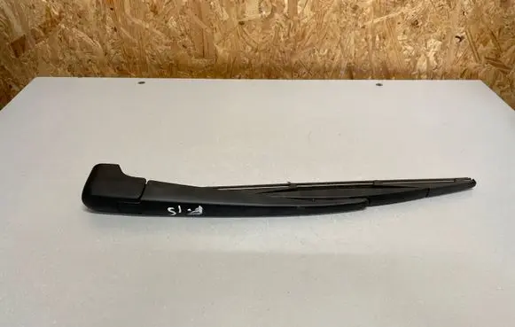 Rear wiper blade arm
