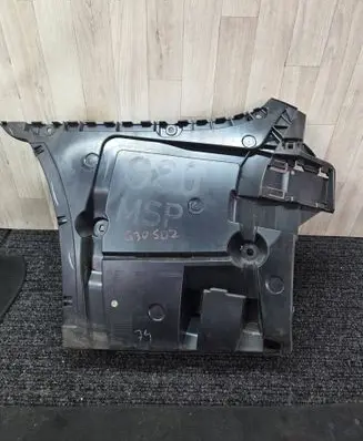Rear bumper mounting bracket