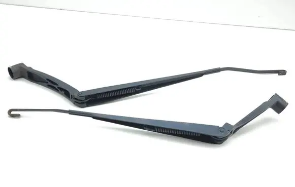 Nissan Qashqai Front wiper blade arm