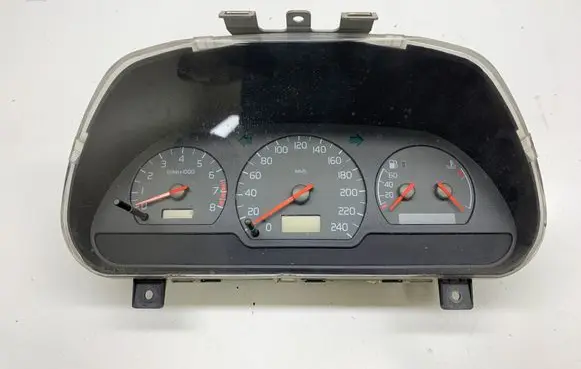 Volvo S40, V40 Speedometer (instrument cluster) 30819871 30822392