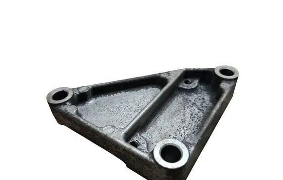 Mazda 6 Engine mounting bracket 