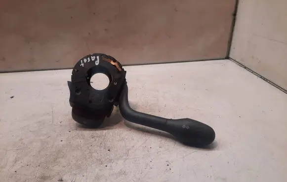 Volkswagen PASSAT B4 Indicator stalk 88S97
