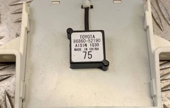 Toyota Yaris Aerial GPS antenna 8686052190