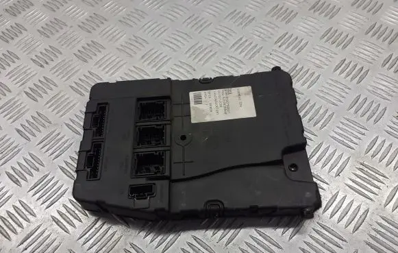 Renault Megane II High voltage junction box 8200780021