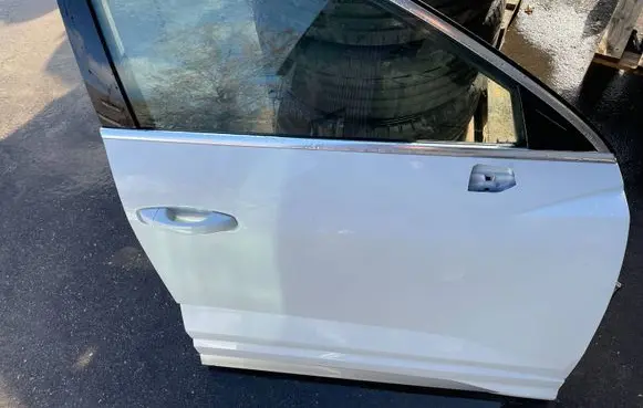 Audi Q3 F3 Front door
