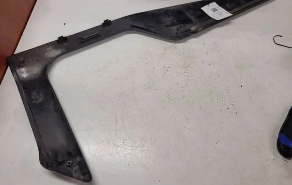 Ford Transit Front door glass trim molding 6C16V22371AAW