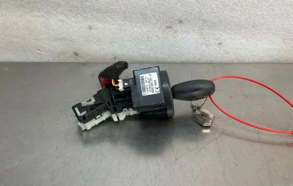 Renault Master III Ignition lock