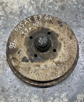 Volkswagen PASSAT B3 Drum brake (rear) 