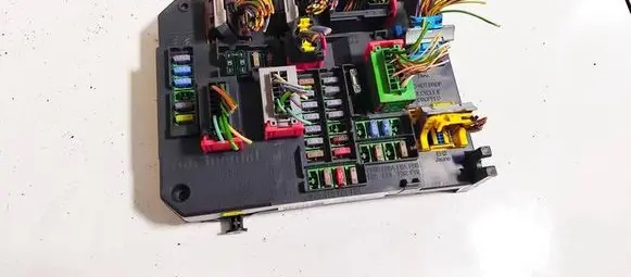Peugeot 508 Fuse box set a2c53383165 a2c53383164