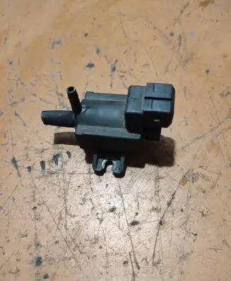 Volvo V50 Turbo solenoid valve 70261300 31219977 12T065