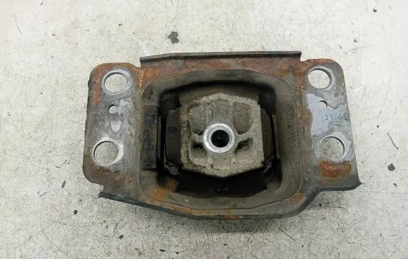 Ford Mondeo MK IV Engine mount bracket 6G917M121AC 6G917M121BC