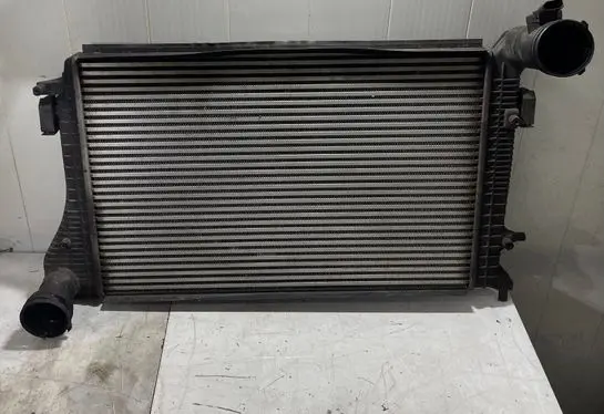 Volkswagen Touran I Intercooler radiator