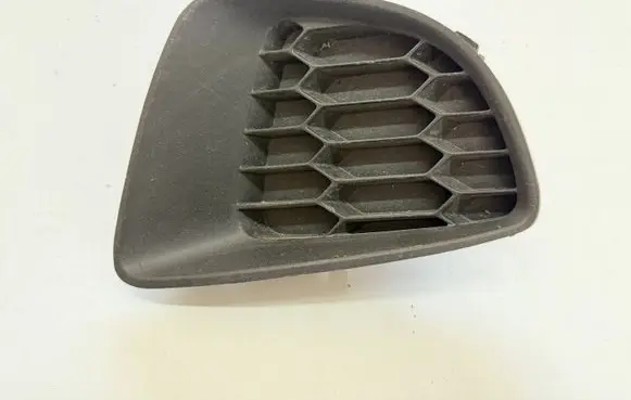 Mazda 2 Front bumper lower grill KRAMAZ2L180226 D65150C21