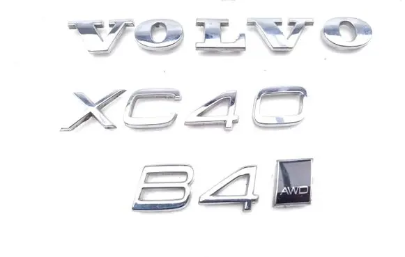 Volvo XC40 Fender model badge letters 