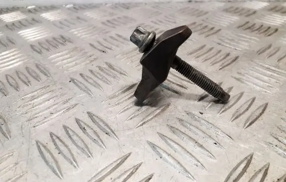 Volvo V40 Fuel Injector clamp holder 927001