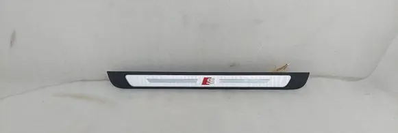 Audi A3 8Y Front sill (body part) 8Y0947417A