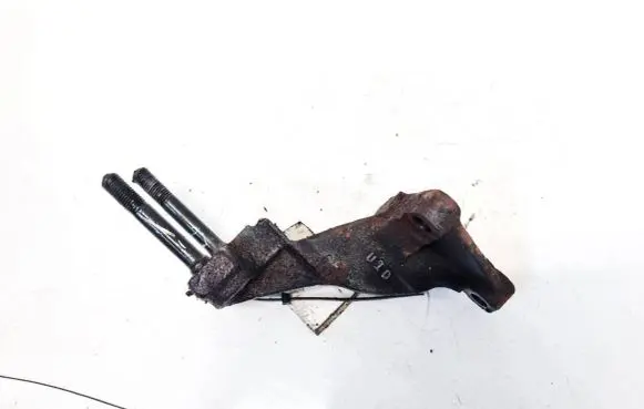 Hyundai Accent Engine mounting bracket