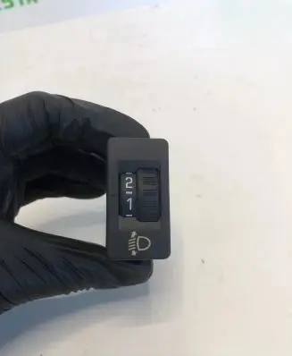 Citroen C4 II Picasso Headlight level height control switch 9801662777 95835T