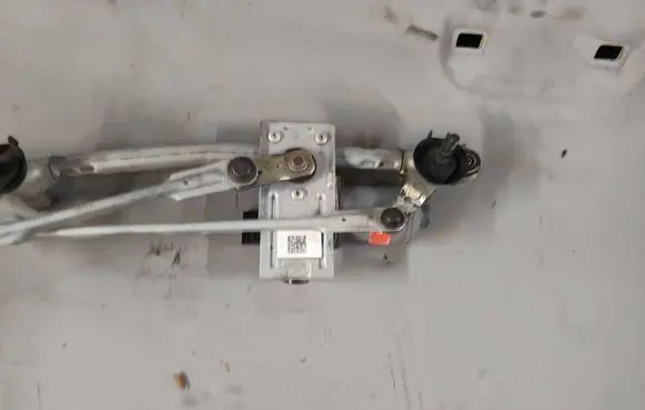 KIA Sportage Front wiper linkage 